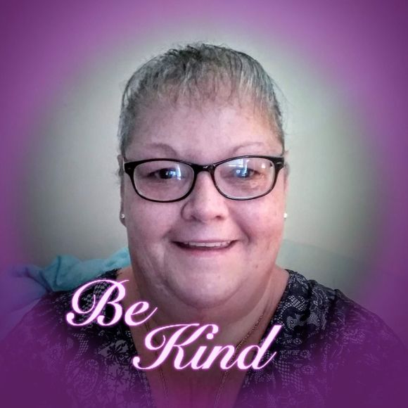 Meet the Posher Other - Meet your Posher, Lori